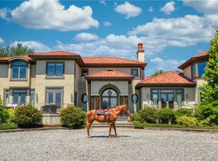 345 Vineyard Point Rd, Guilford, CT 06437