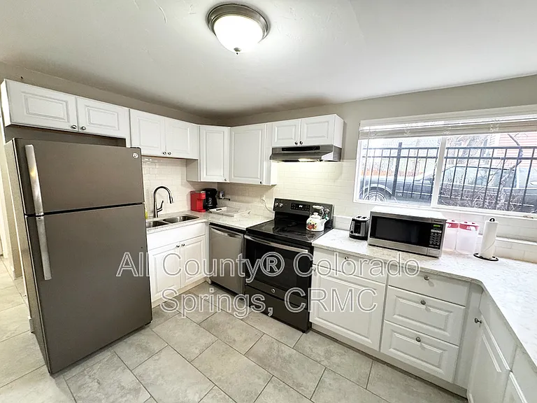 2126 W Kiowa St #10 — Photo 13