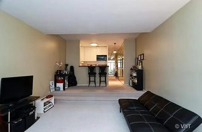 1419 N State Pkwy #502 — Photo 2