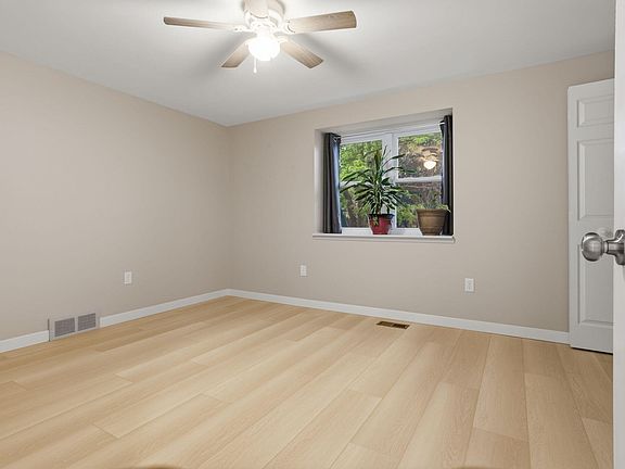 4th image of 45315 Kensington St