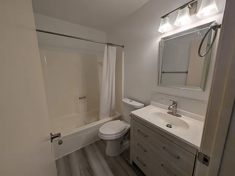 1419 Poseidon — Photo 16