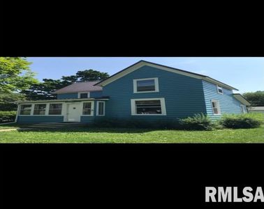 211 S High St, Sibley, IL, 61773