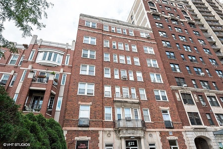 1st image of 432 W Belmont Ave