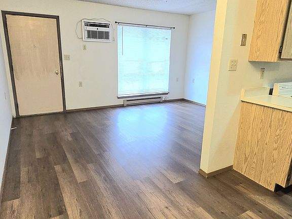3rd image of 410 N Fisher St #8