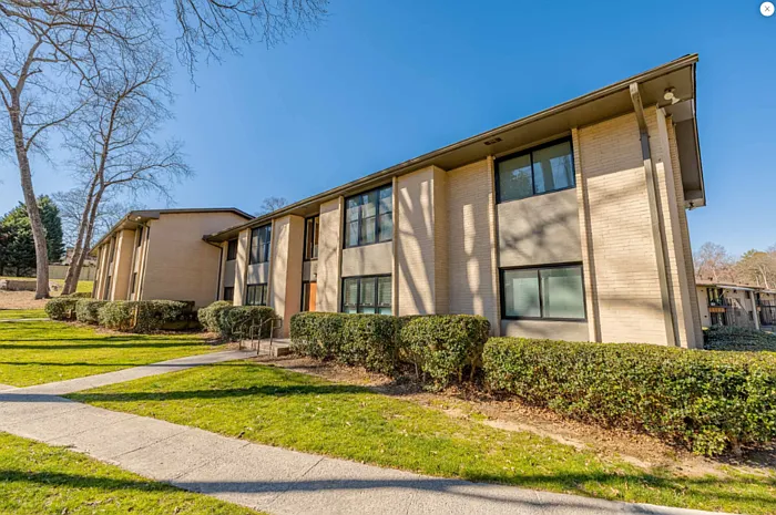 1 bed, 1.5 bath, 700 sqft, $1,200 — Photo 1