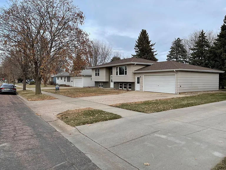 608 S Anderson St — Photo 5