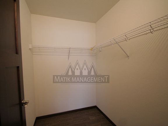 3rd image of 2581 Hawk Ridge Ct SE