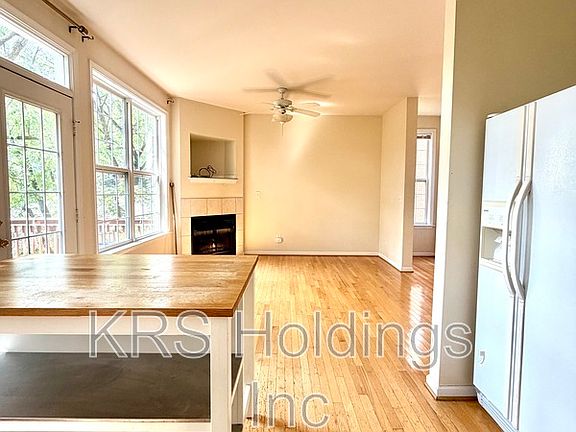 4th image of 1023 Carrington Pl