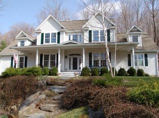 18 Oxbow Rd, North Egremont, MA 01230