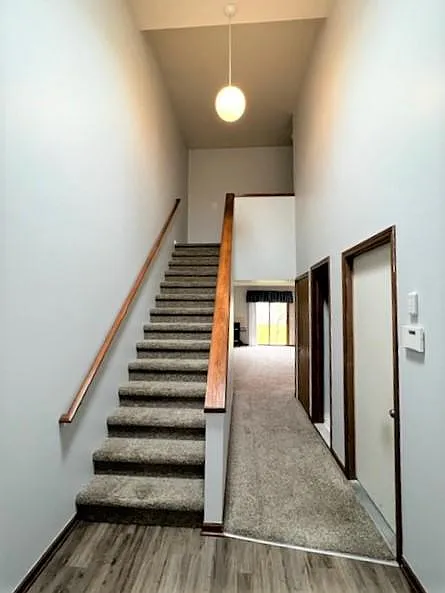 2 bed, 1.5 bath, 1600 sqft, $1,900 — Photo 3