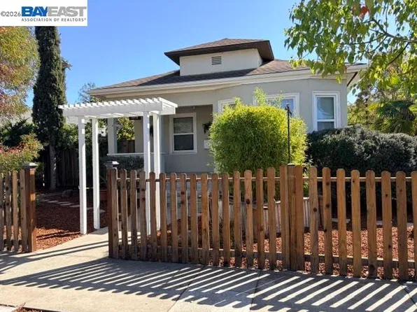 1713 Elm St, Livermore, CA 94551