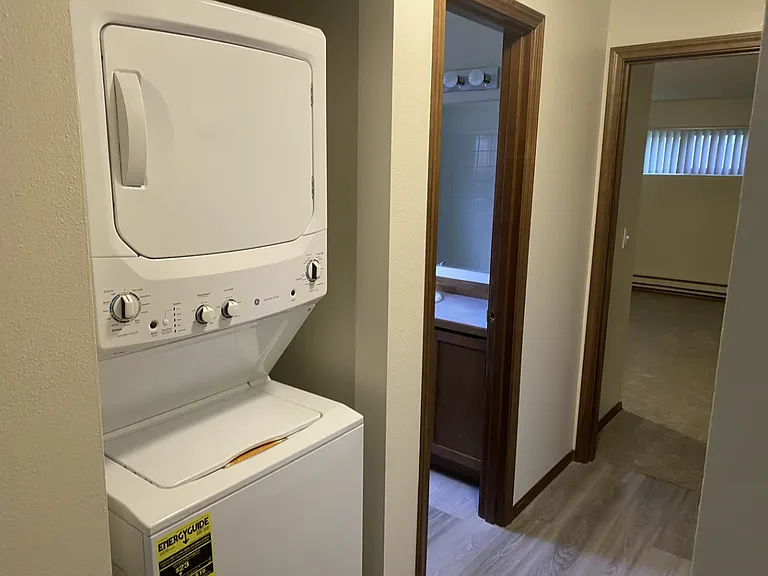 Dorn Apartments — Photo 12