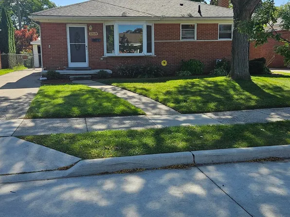 22026 Visnaw St, Saint Clair Shores, MI 48081