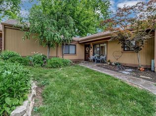 560 Maple Ln, Mason, OH 45040