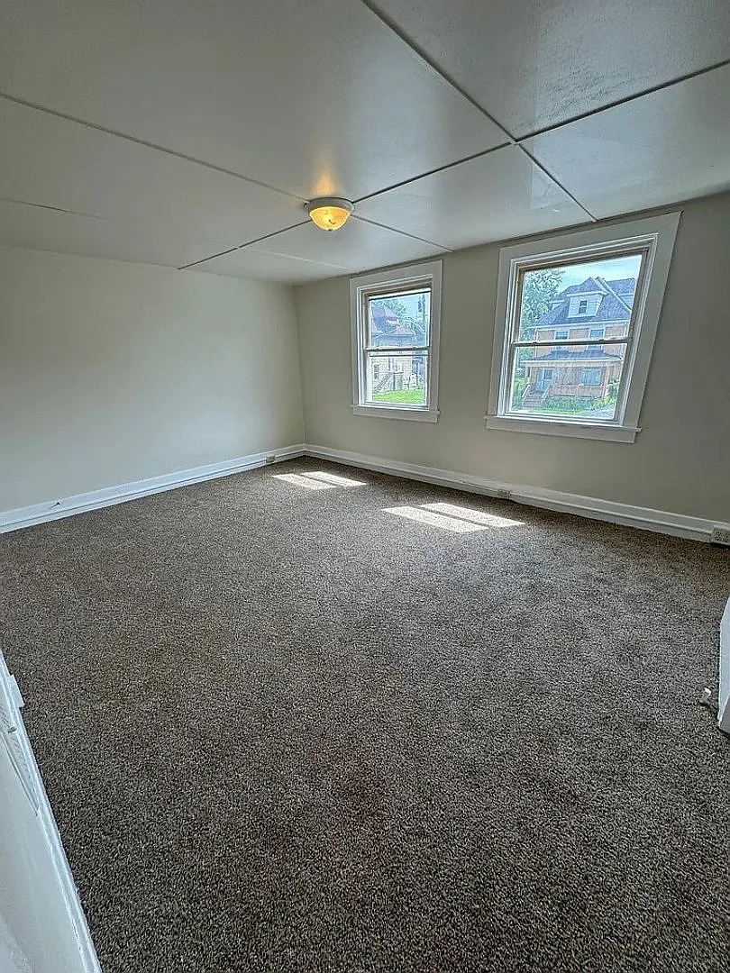 2 bed, $1,225 — Photo 2