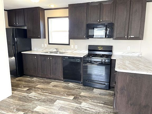 4th image of 358 Linda Ln