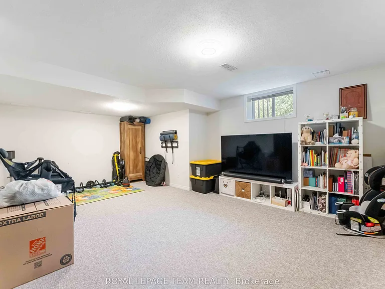 16 Cohen Ave — Photo 23