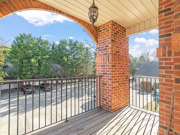 5th image of 4805 Lyons View Pike