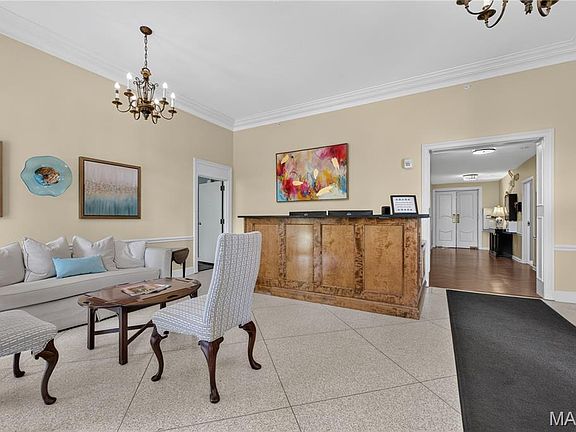 3rd image of 900 S Hanley Rd APT 4C