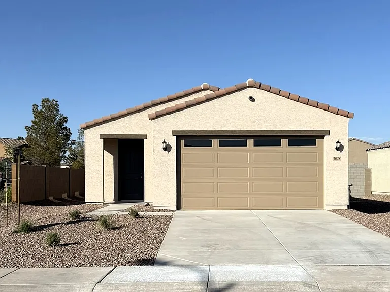 1638 W Pima Ct — Photo 1
