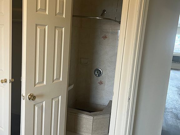 4th image of 2292 Nameoke Ave Floor 2