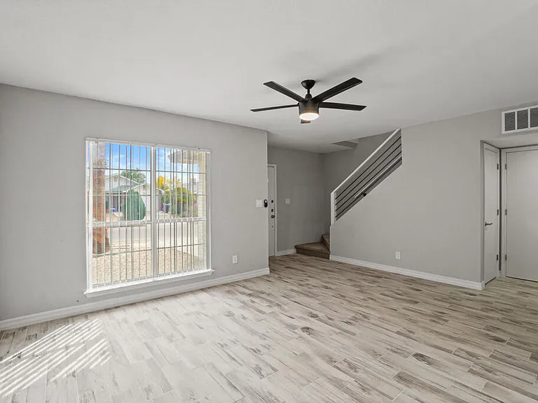 12115 Royal Woods Dr — Photo 5
