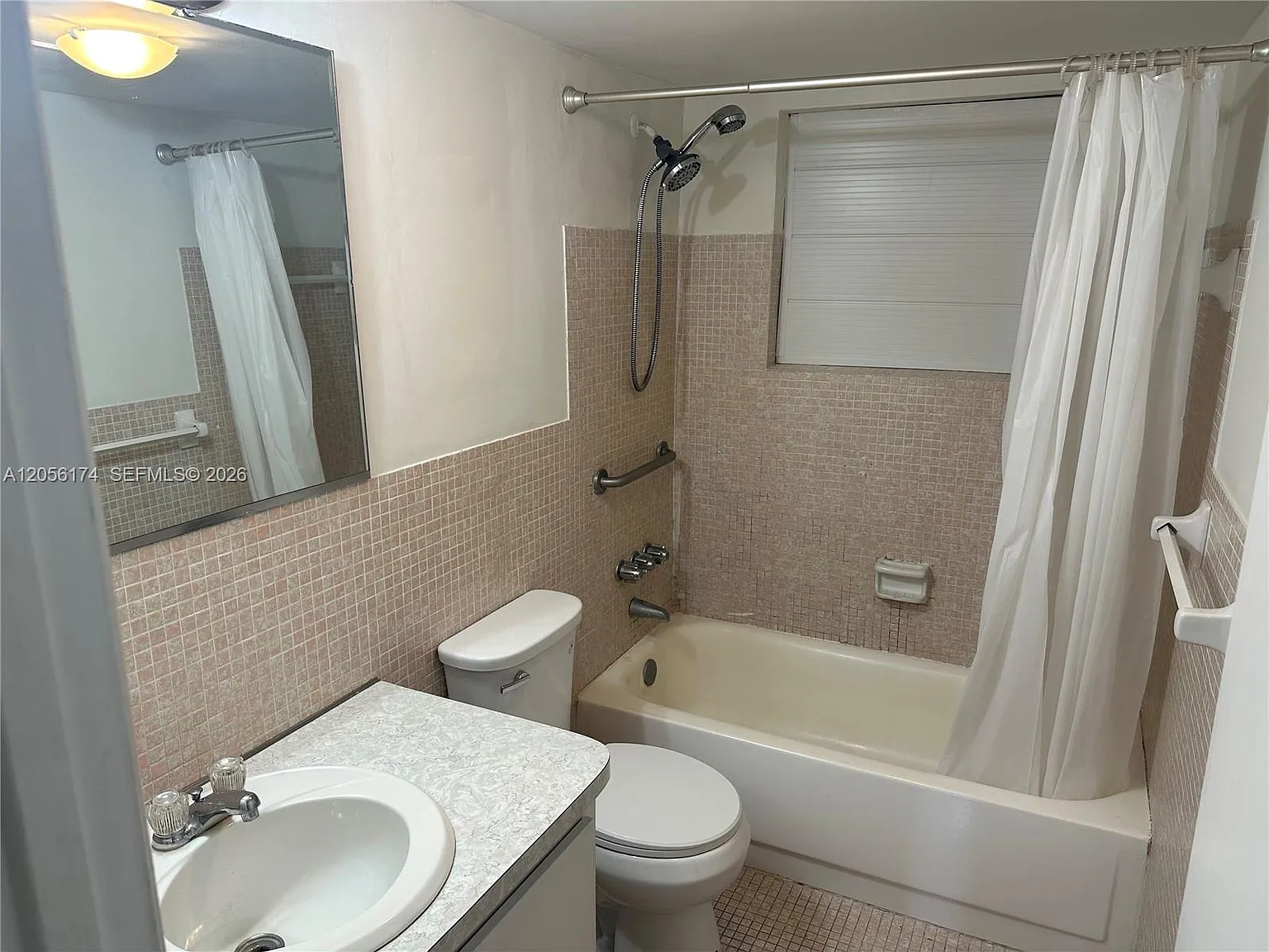 12590 NE 16th Ave — Photo 4