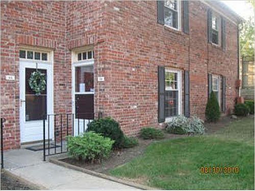 2nd image of 53 Nottoway Ct #18