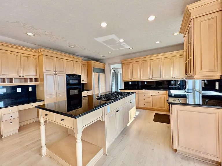 3014 NW Chapin Dr — Photo 15