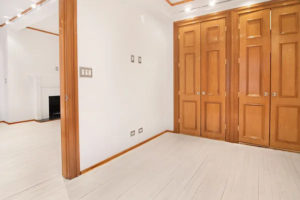 Rented by WAM Partners - William Moses Co. | media 33