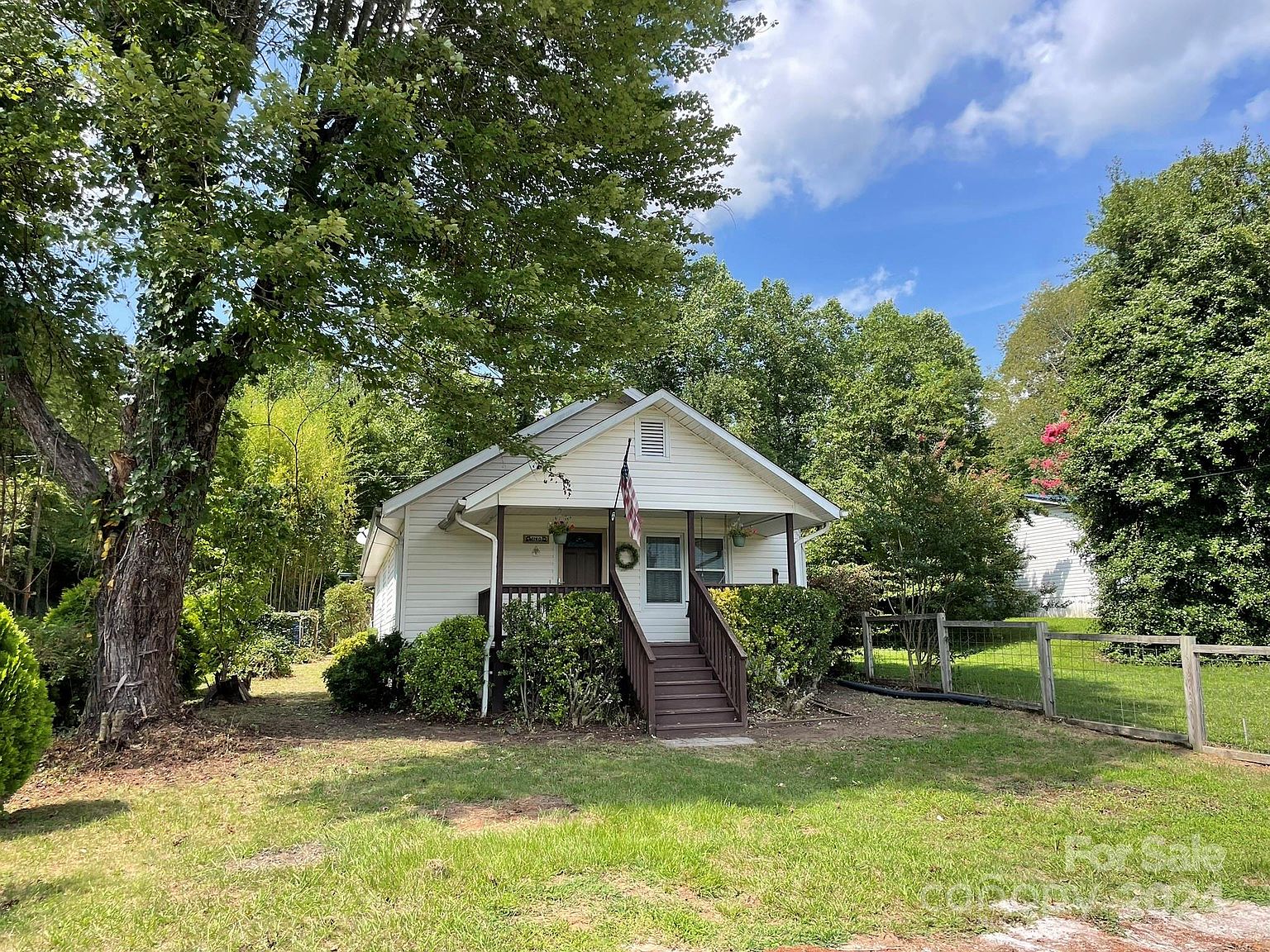 洋書 Mountain Houses 48770 Newest Real Estate Listings | Zillow