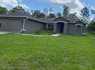 10494 Golden Warbler Rd, Weeki Wachee, FL 34613