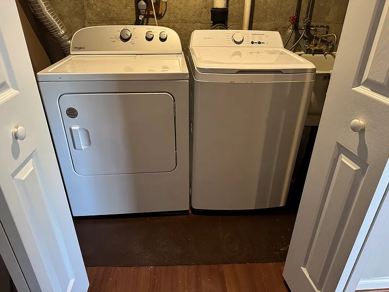 900 Nadine Ct — Photo 23