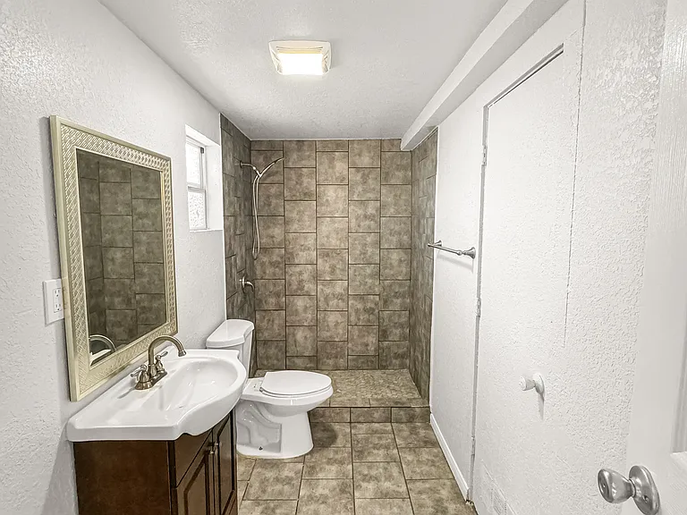 310 Mahota Dr — Photo 25