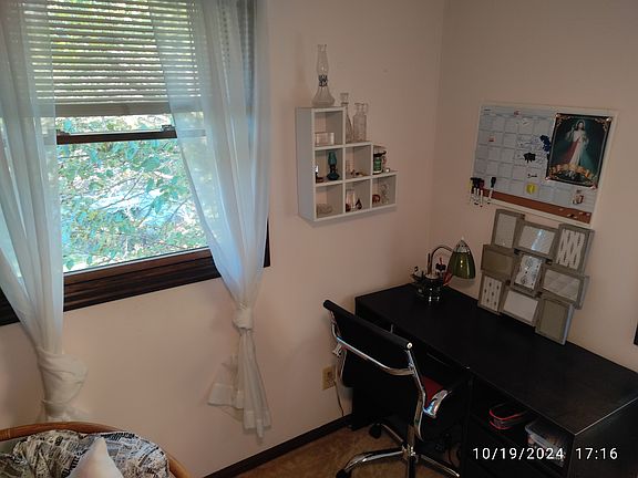 5th image of 3553 Charleston Dr
