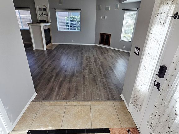5th image of 424 S Inyo St