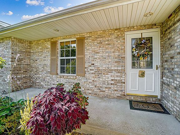 2nd image of 3065 Foxhound Dr