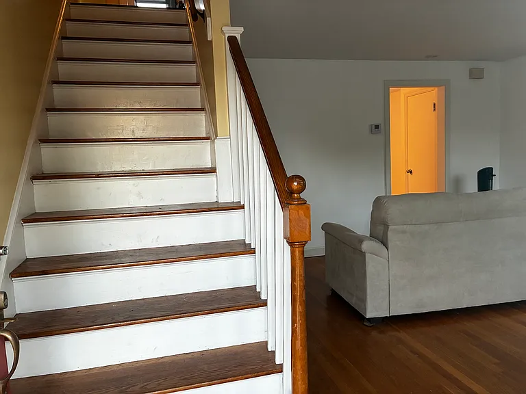 256-258 Lowden St #258 — Photo 8