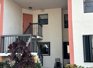852 NE 209th St APT 102, Miami, FL 33179