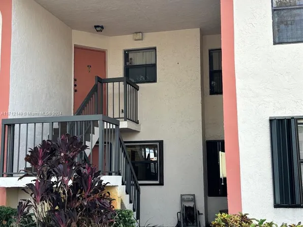 852 NE 209th St APT 102, Miami, FL 33179