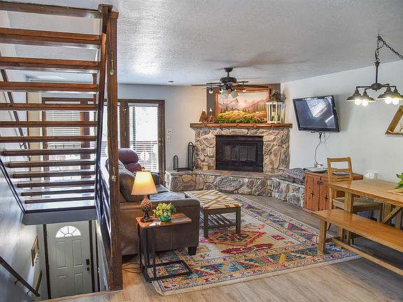 4th image of 205 Caribel Trl S