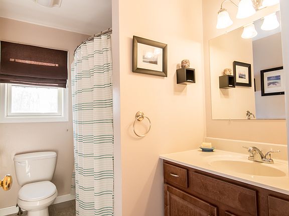 2nd image of 66 Winterberry Dr