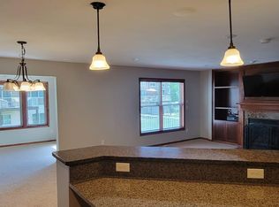15231 Stonewood Ter, Burnsville, MN 55306