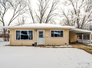 681 Minerva Ave, Wauconda, IL 60084