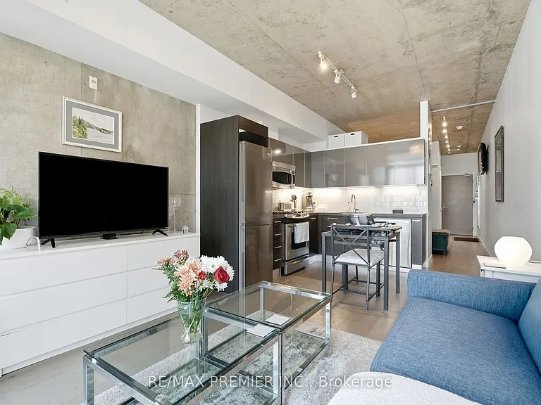 25 Stafford St #407 — Photo 33