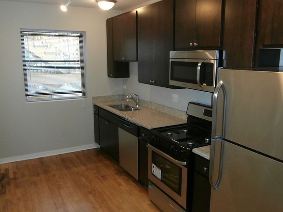 4th image of 6704 N Artesian Ave APT 3N