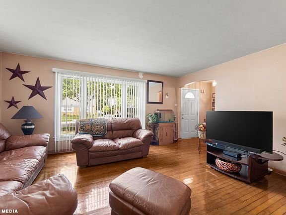 3rd image of 748 NE Norfolk Ave