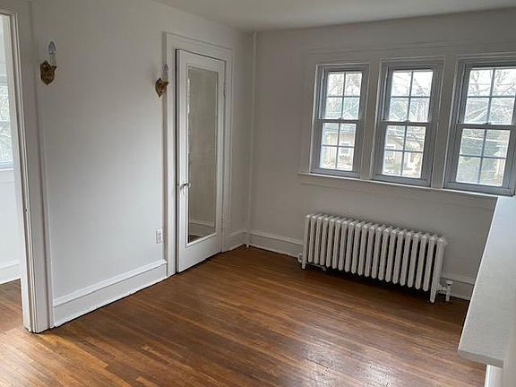 Dining room, large closet & small nook (left side)