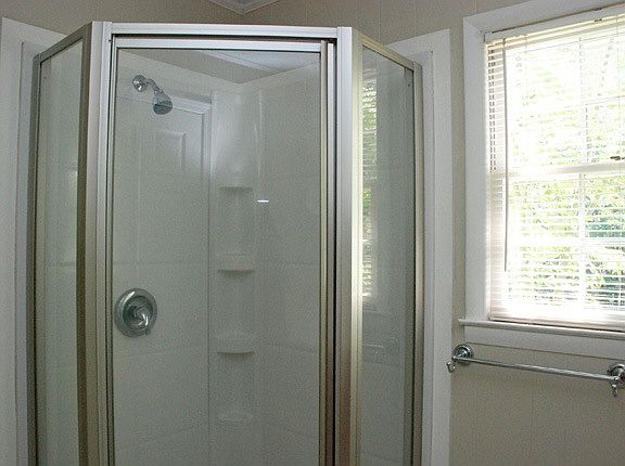 2nd bath off kitchen