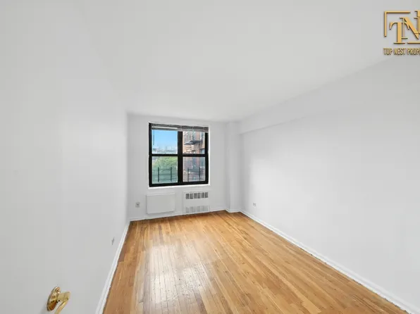 1200 East 53rd Street image 11 of 14